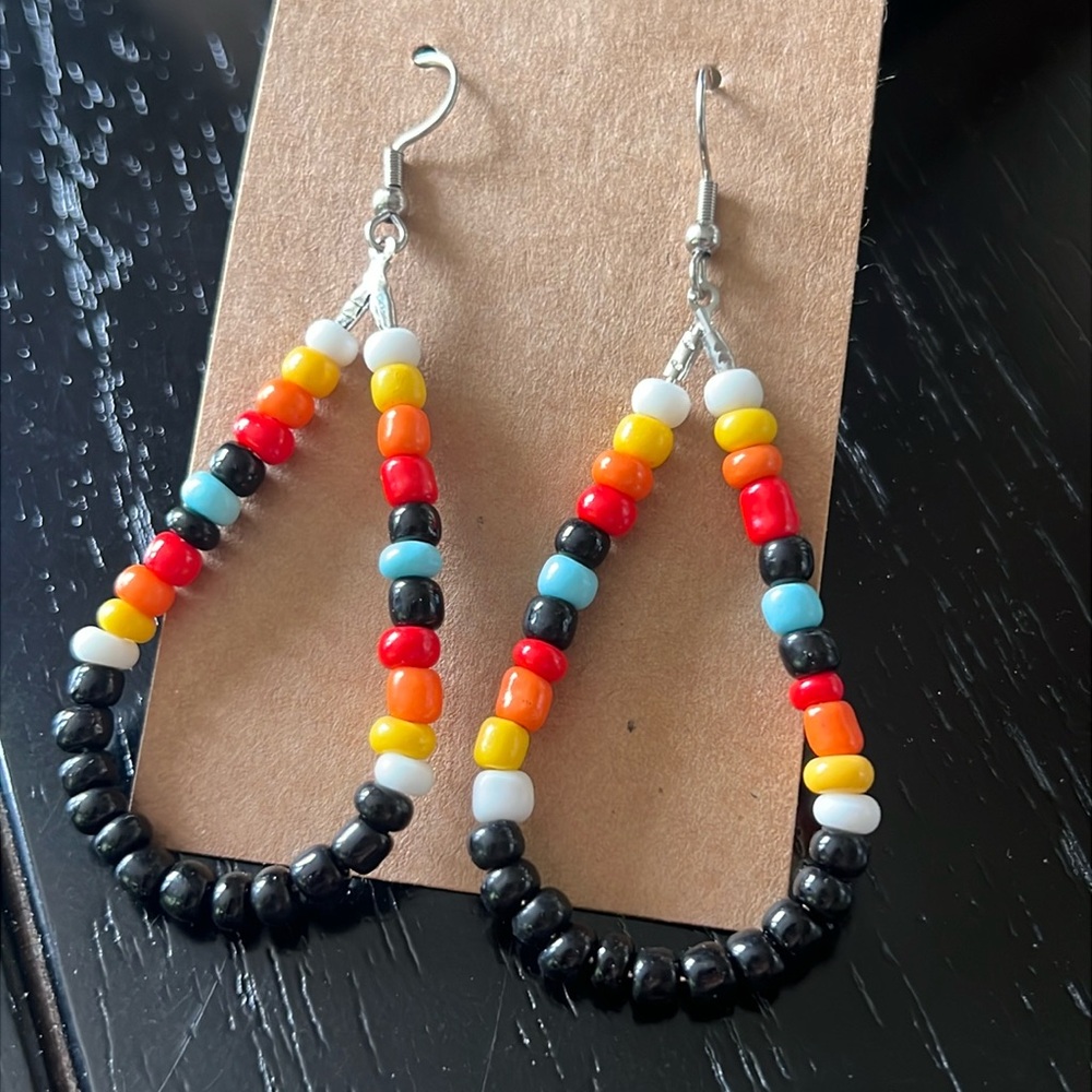 Beaded dangling earrings-NWT